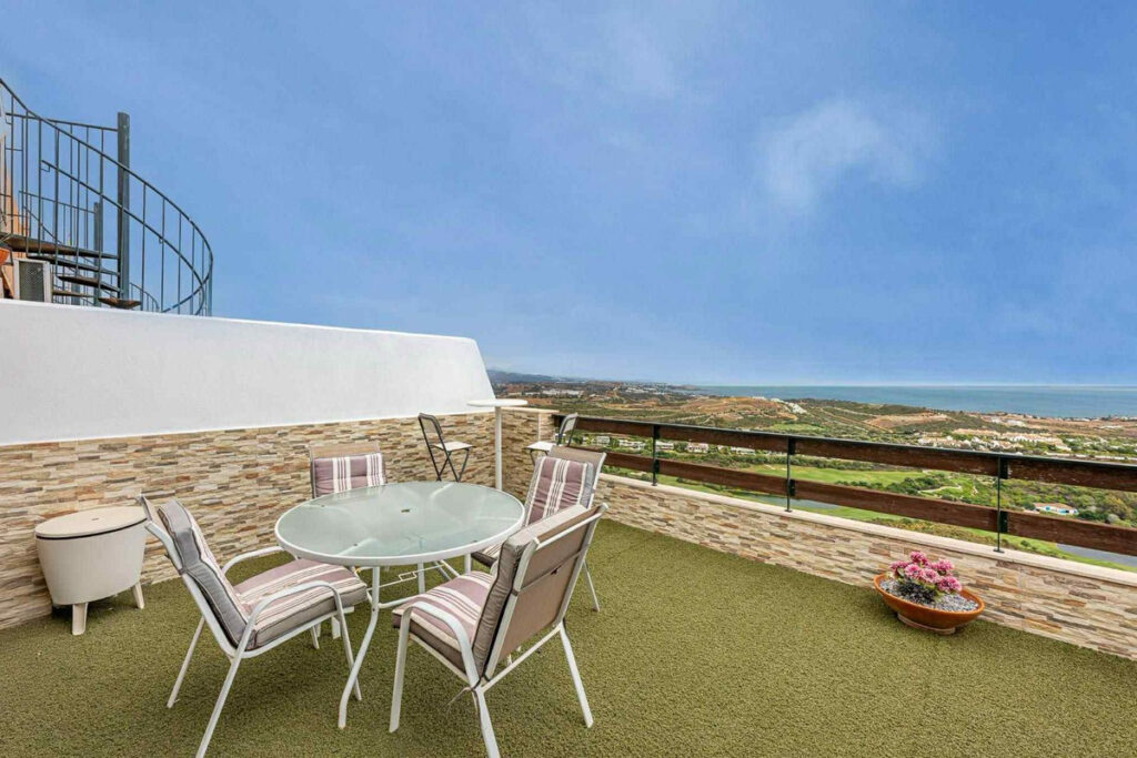 Top Floor Apartment Casares
