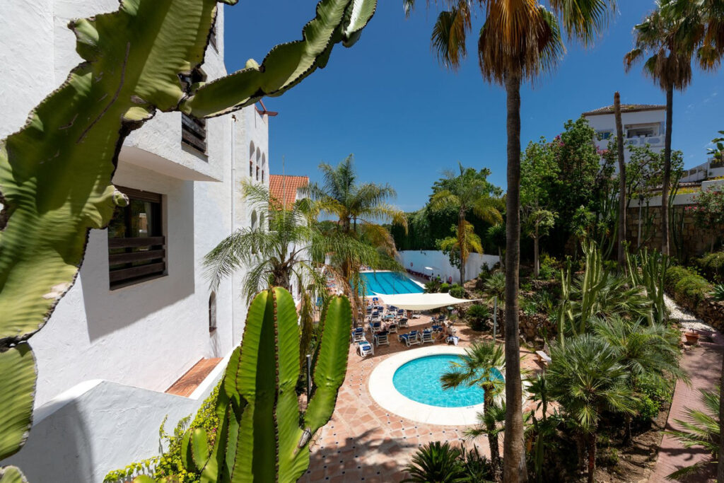 Middle Floor Apartment Nueva Andalucía