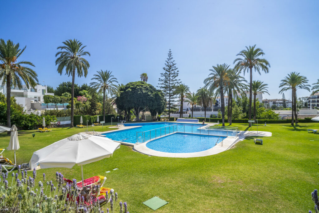 Middle Floor Apartment Nueva Andalucía