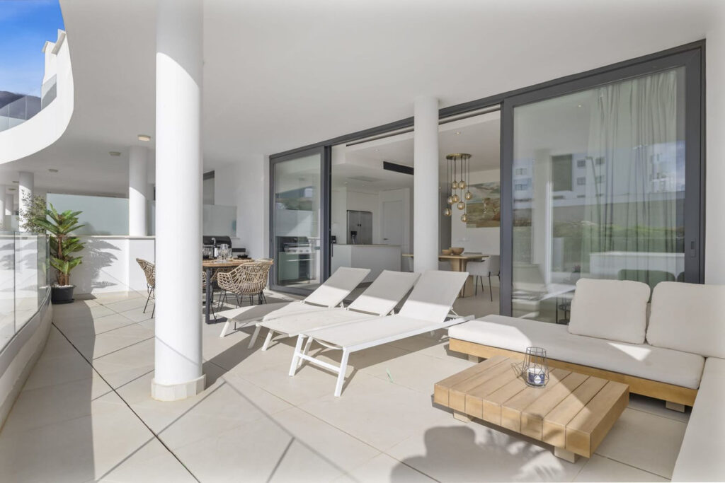 Middle Floor Apartment Higueron