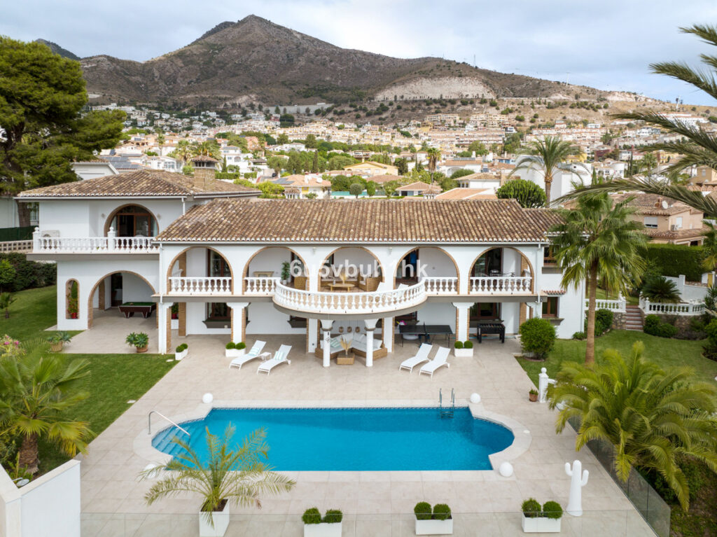 Detached Villa Arroyo de la Miel