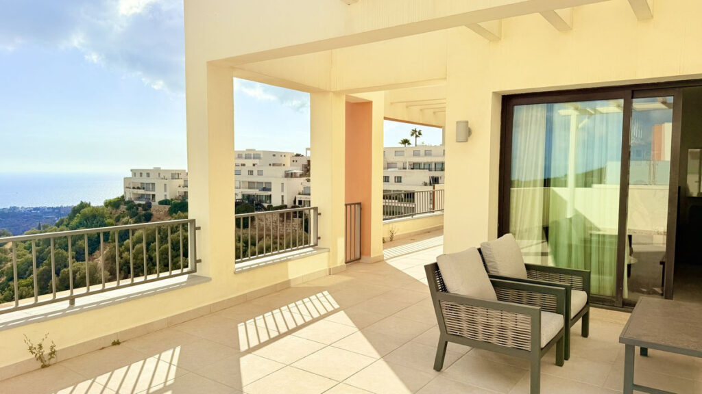 Penthouse Altos de los Monteros