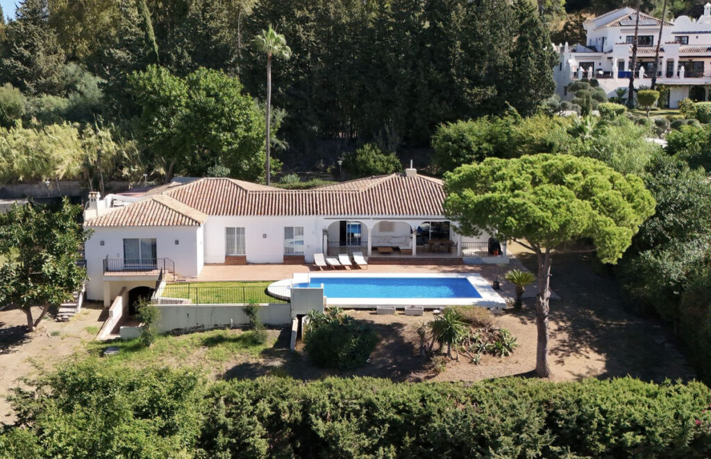 Detached Villa El Paraiso