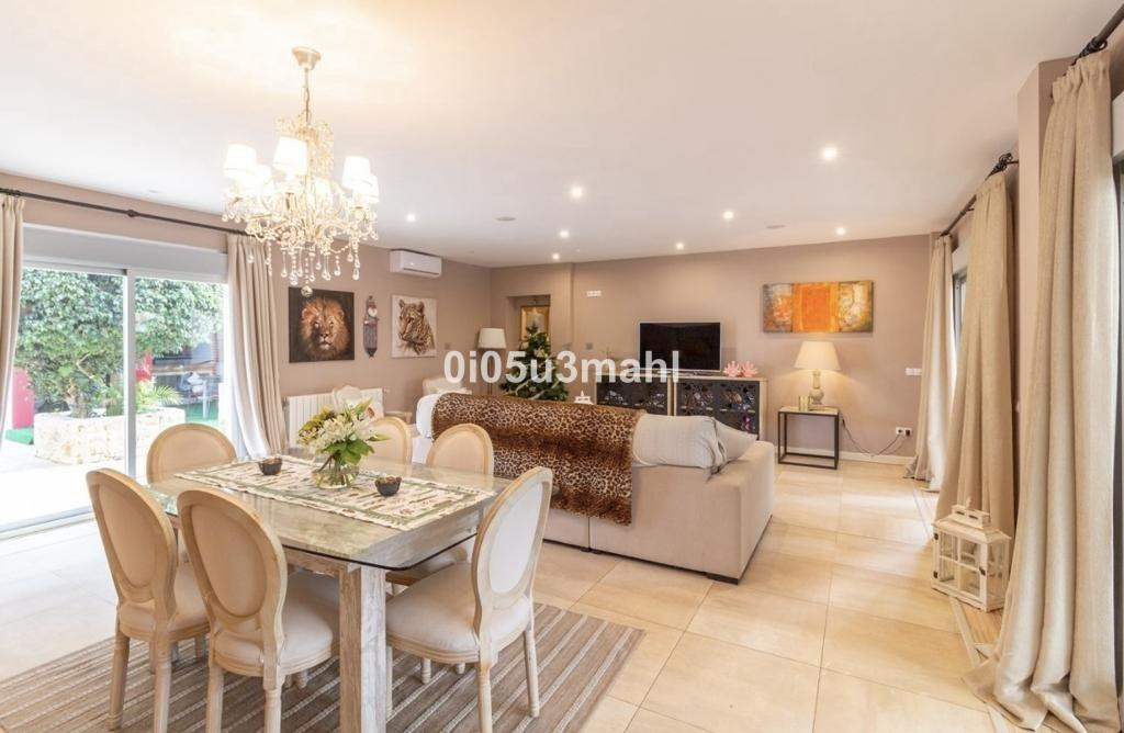 Detached Villa Pinares de San Antón