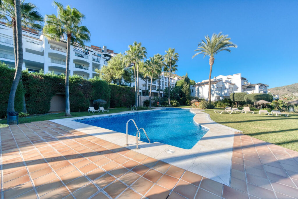 Middle Floor Apartment La Quinta
