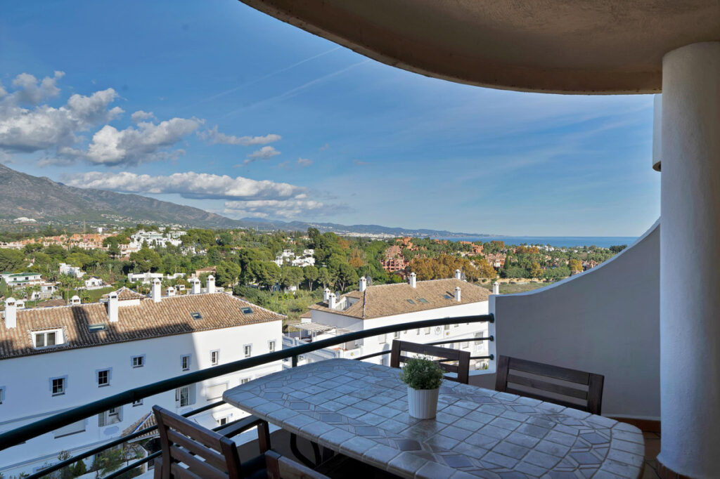 Middle Floor Apartment Nueva Andalucía