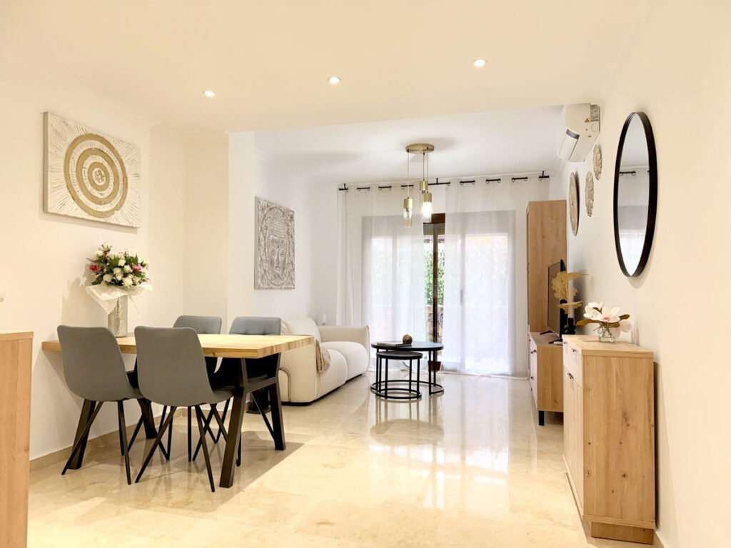 Middle Floor Apartment The Golden Mile