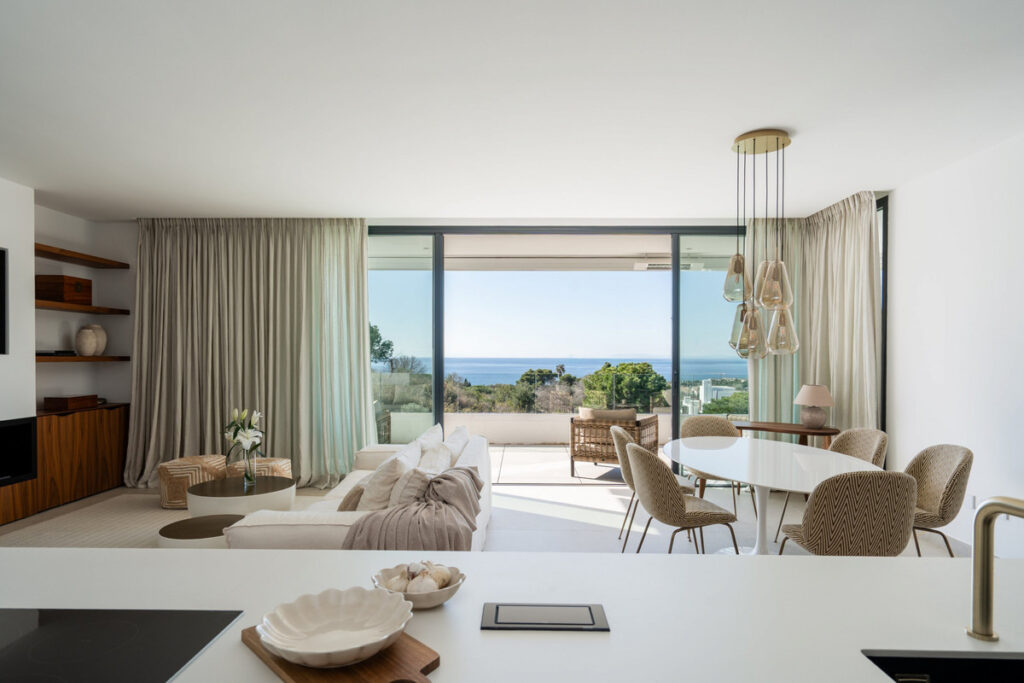 Middle Floor Apartment Artola
