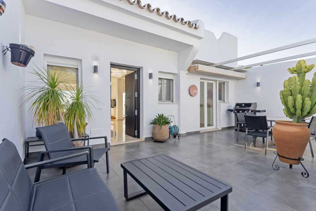 Semi-Detached House Nueva Andalucía
