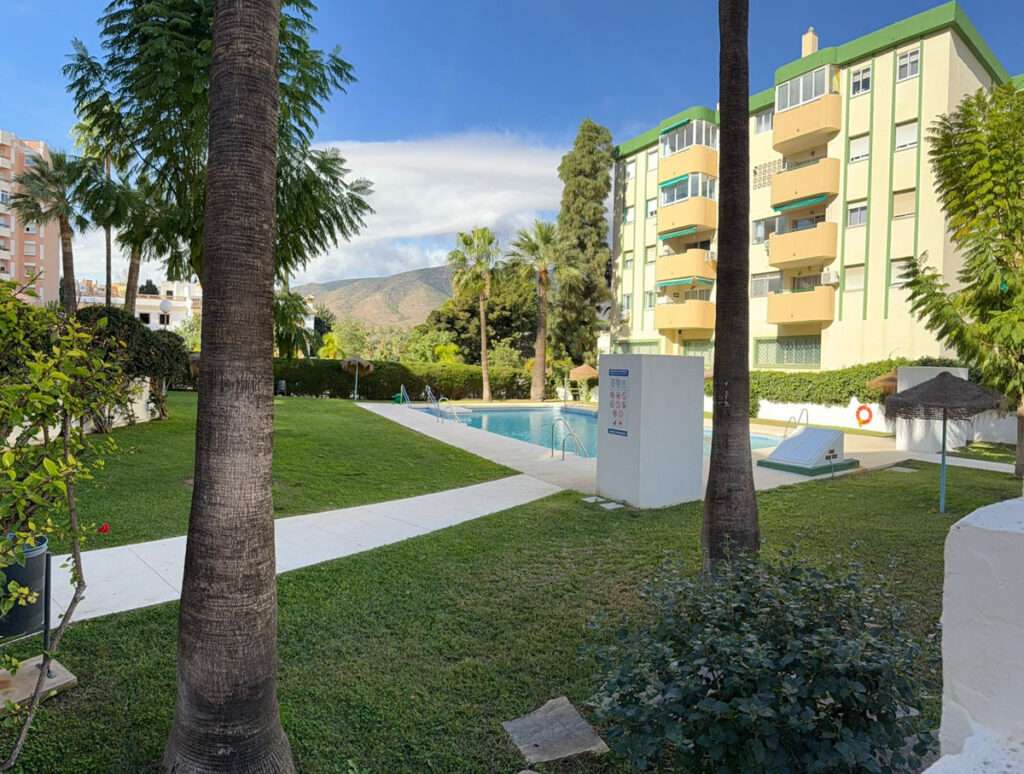 Middle Floor Apartment Torremolinos Centro