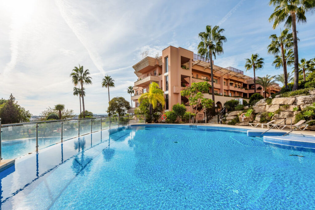 Middle Floor Apartment Nueva Andalucía