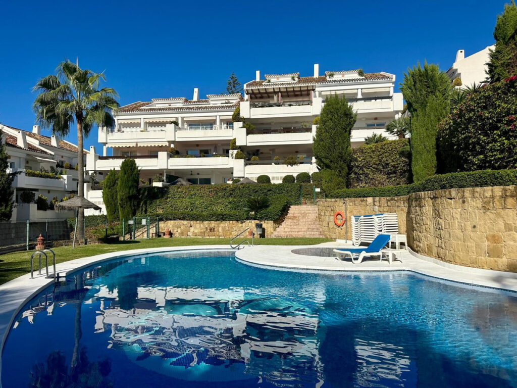 Middle Floor Apartment Nueva Andalucía