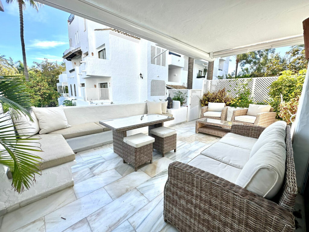 Middle Floor Apartment Puerto Banús