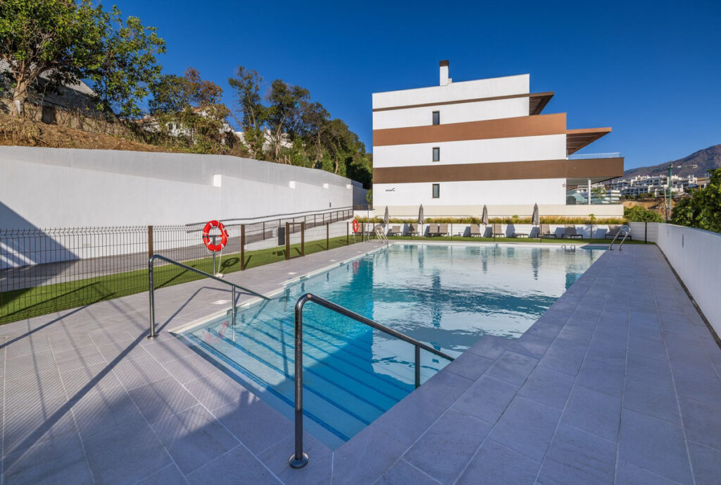 Middle Floor Apartment Estepona