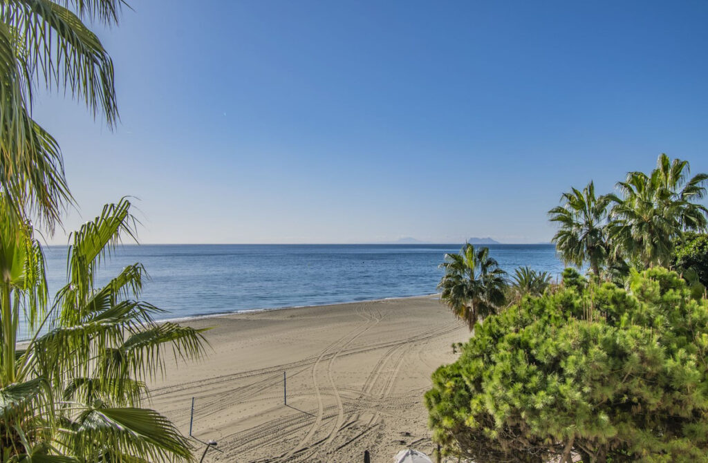 Middle Floor Apartment Estepona