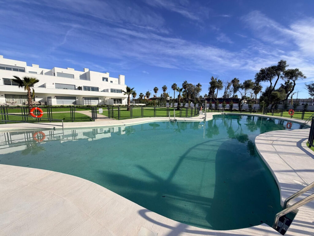 Middle Floor Apartment Estepona