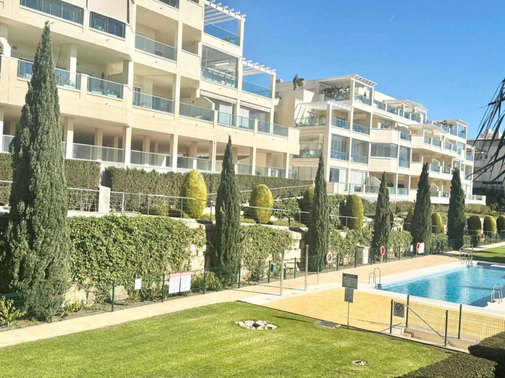 Middle Floor Apartment Cerros del Aguila