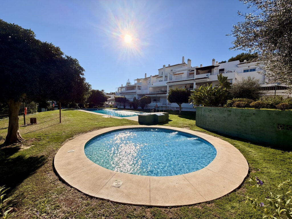 Middle Floor Apartment Río Real