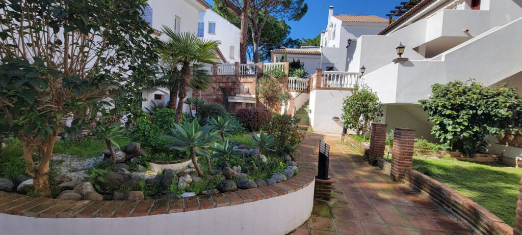Middle Floor Apartment Puerto Banús