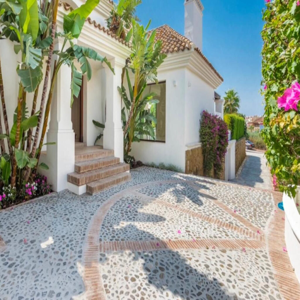 Detached Villa The Golden Mile