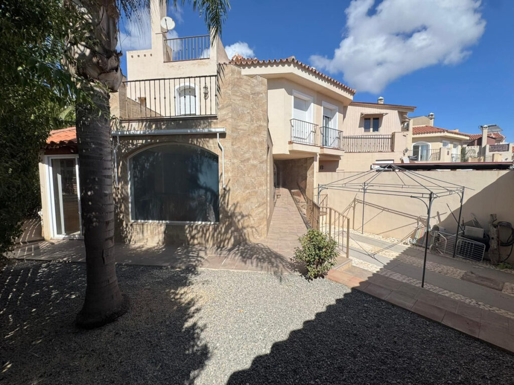 Semi-Detached House Riviera del Sol