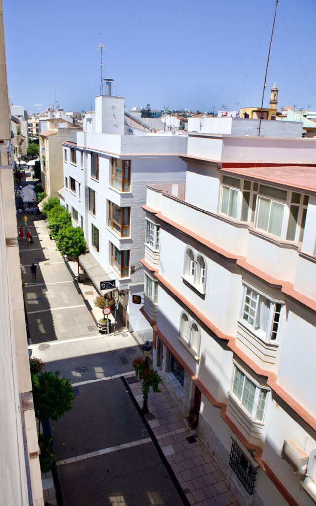 Middle Floor Apartment Estepona