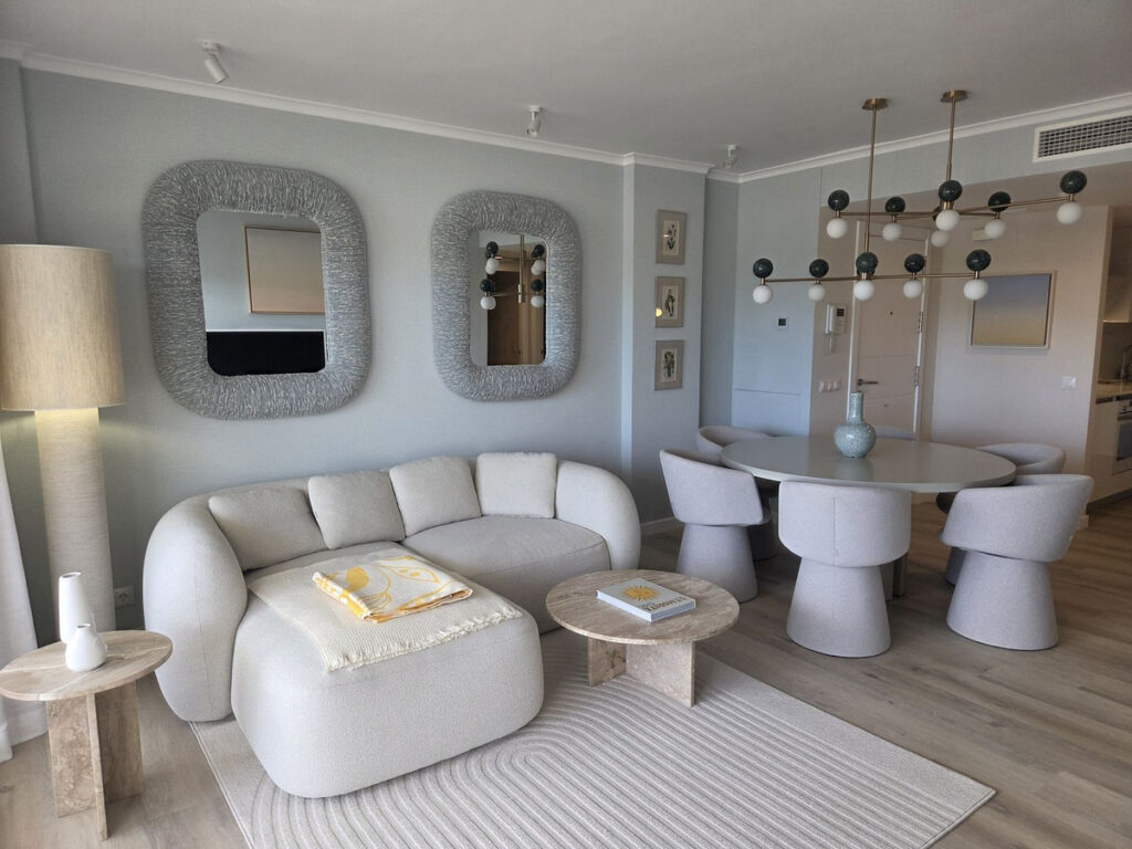 Middle Floor Apartment La Campana