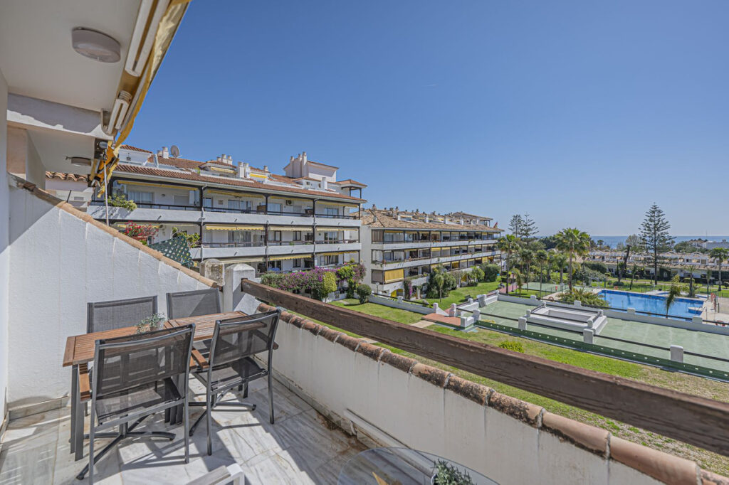 Top Floor Apartment The Golden Mile