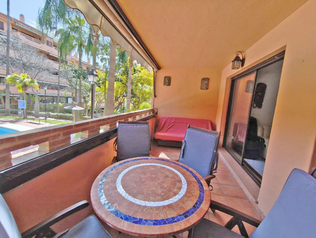 Middle Floor Apartment The Golden Mile