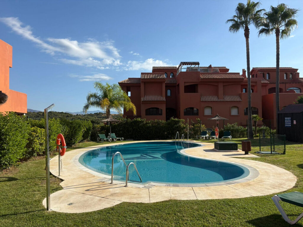 Middle Floor Apartment Estepona