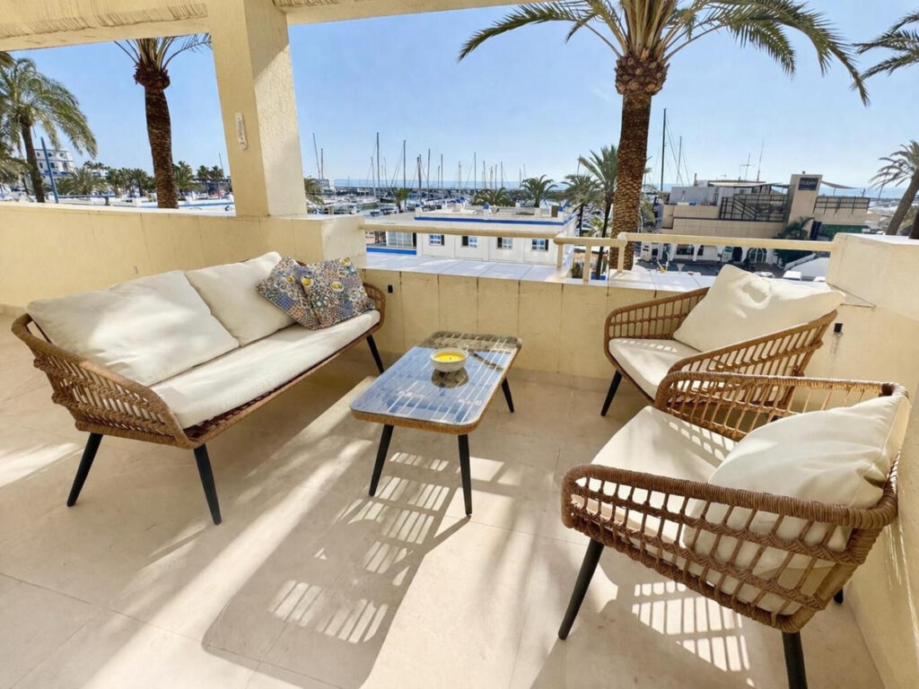 Middle Floor Apartment Estepona