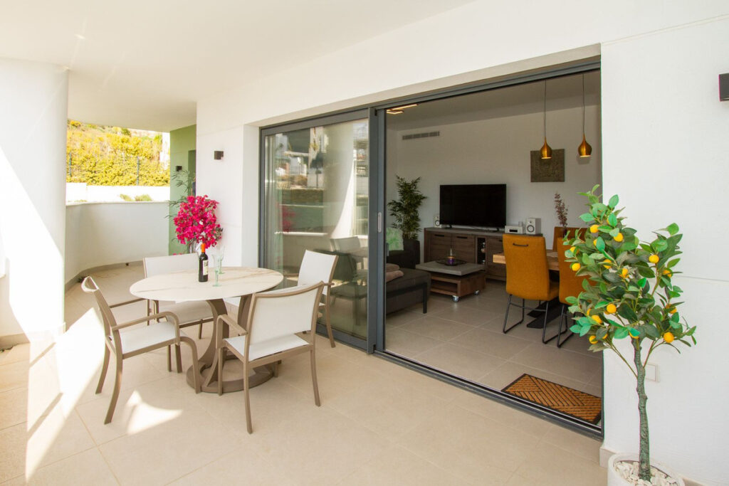 Middle Floor Apartment Calanova Golf