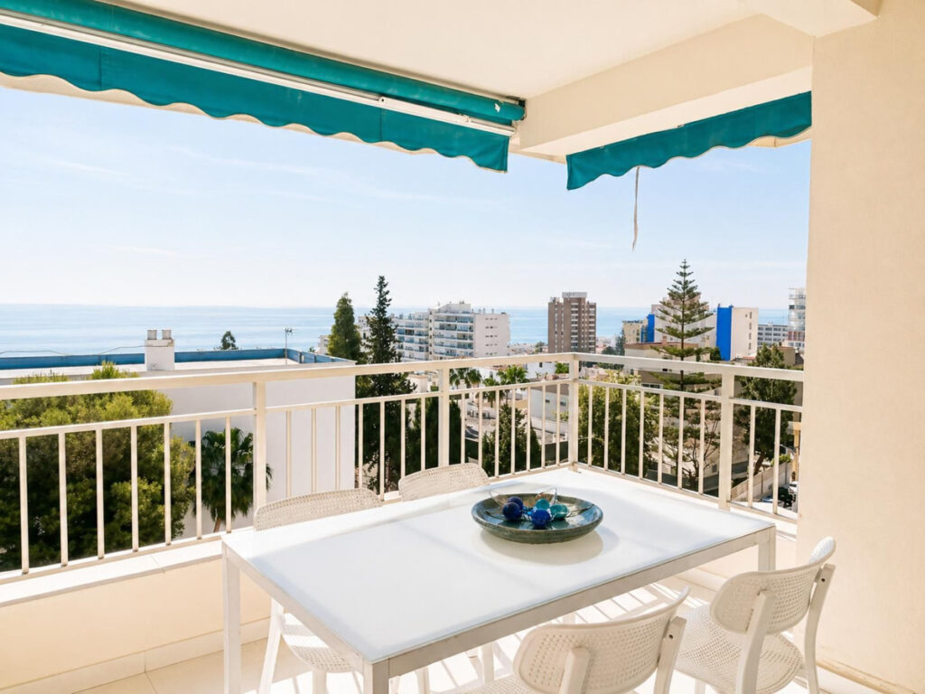 Middle Floor Apartment La Carihuela