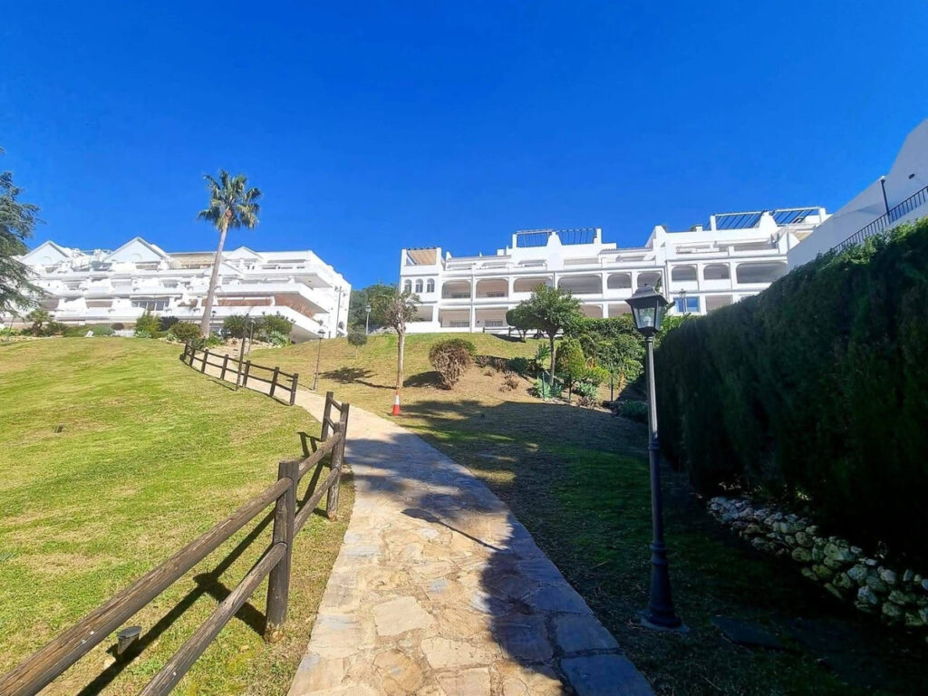 Middle Floor Apartment La Quinta