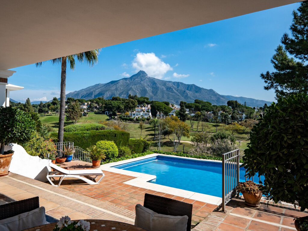 Detached Villa Aloha