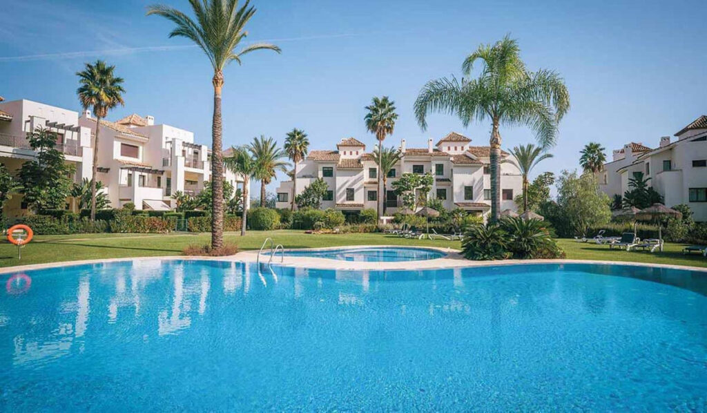 Top Floor Apartment El Paraiso