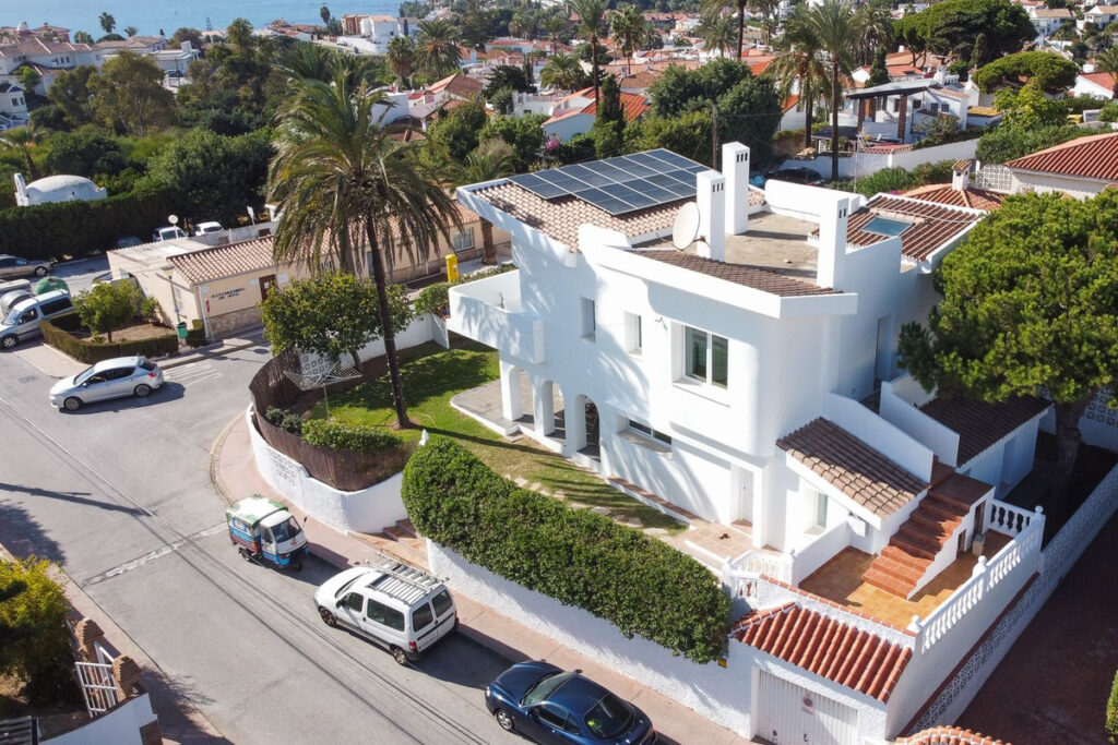 Detached Villa El Faro