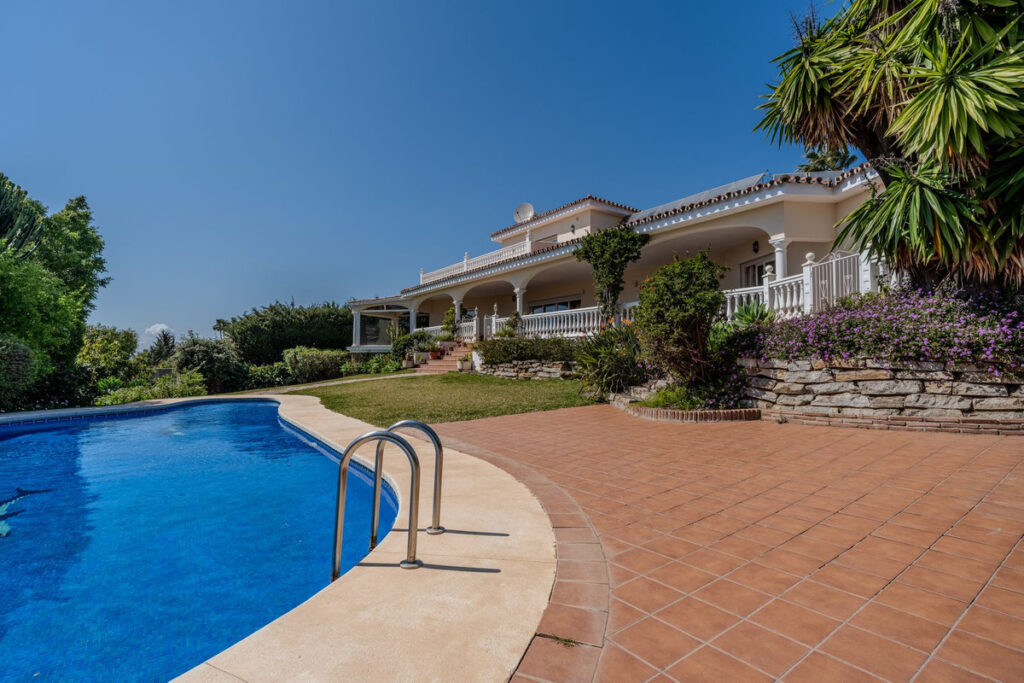 Detached Villa El Paraiso