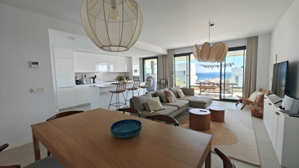 Middle Floor Apartment Estepona
