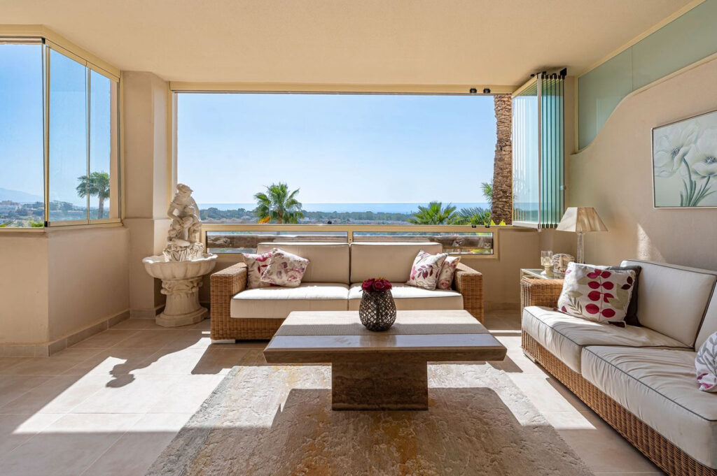 Middle Floor Apartment El Paraiso