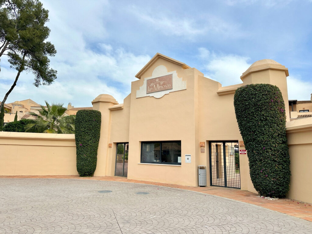 Middle Floor Apartment Puerto Banús