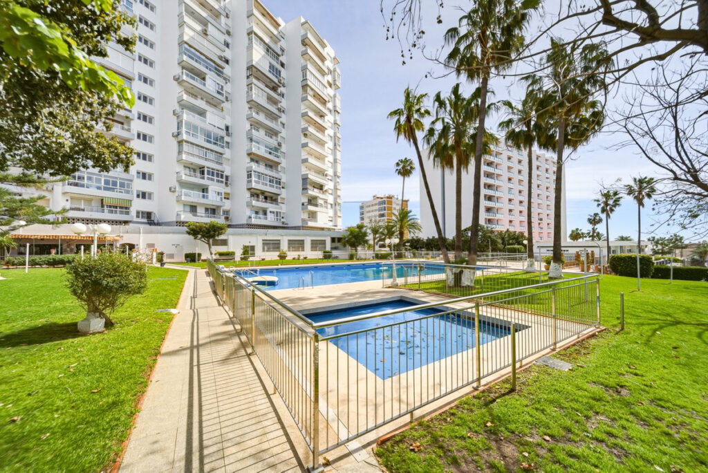 Middle Floor Apartment Benalmadena Costa