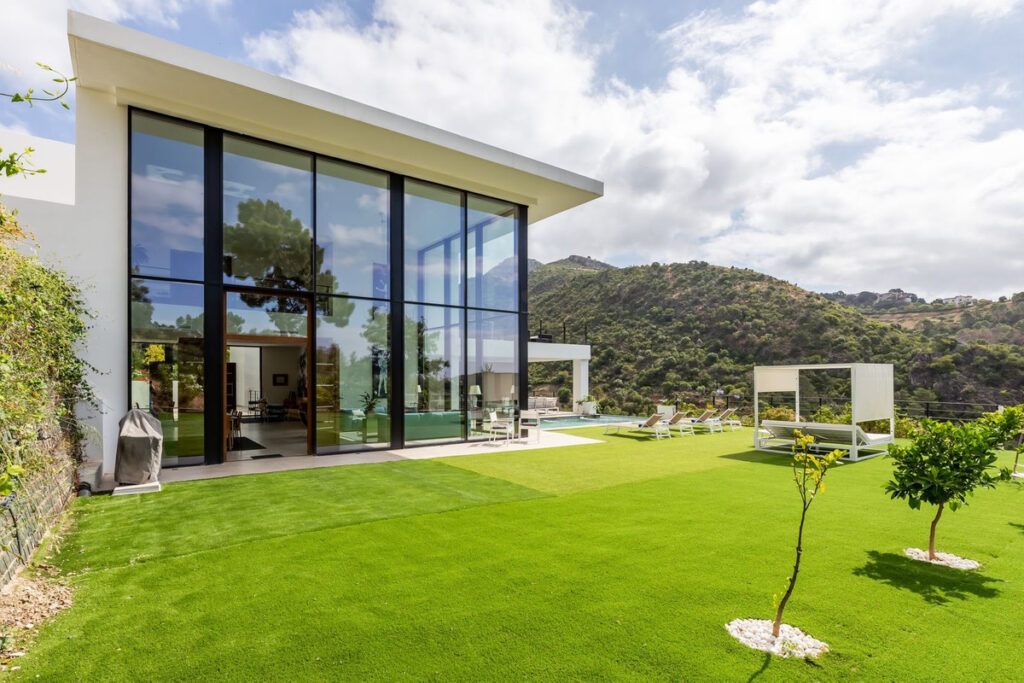 Detached Villa BenahavÃs