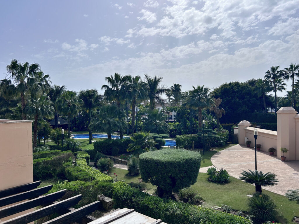 Middle Floor Apartment Puerto Banús