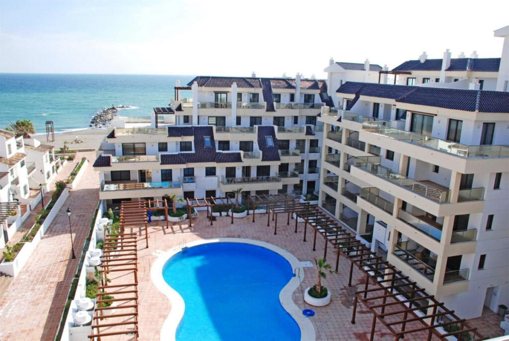 Middle Floor Apartment La Duquesa