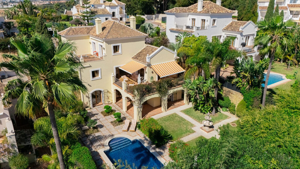 Detached Villa El Paraiso