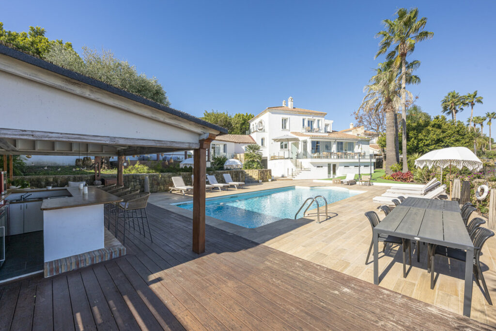 Detached Villa La Duquesa