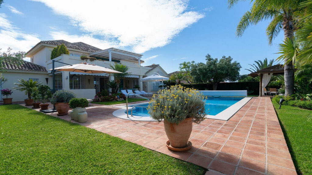 Detached Villa Elviria