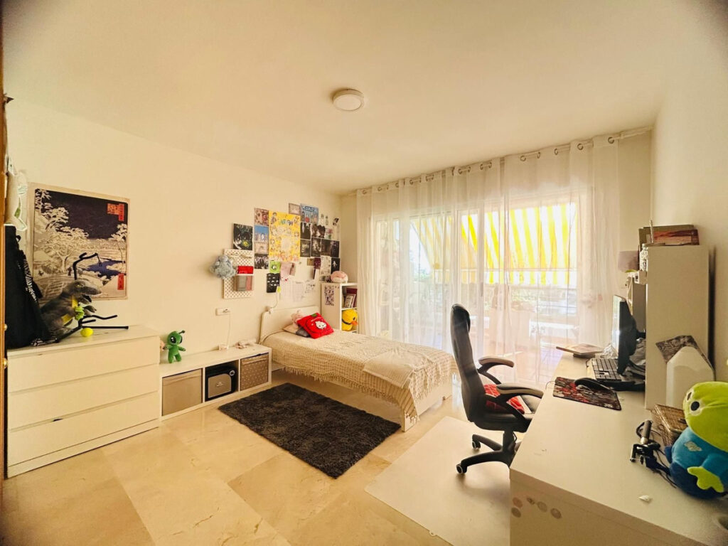 Top Floor Apartment Guadalmina Alta