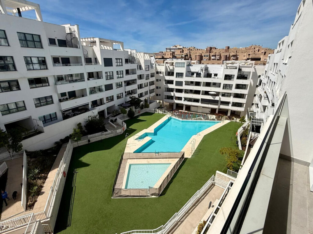 Middle Floor Apartment Estepona